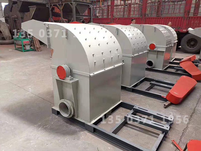 樹枝樹皮粉碎機用于樹皮粉碎作業(yè)